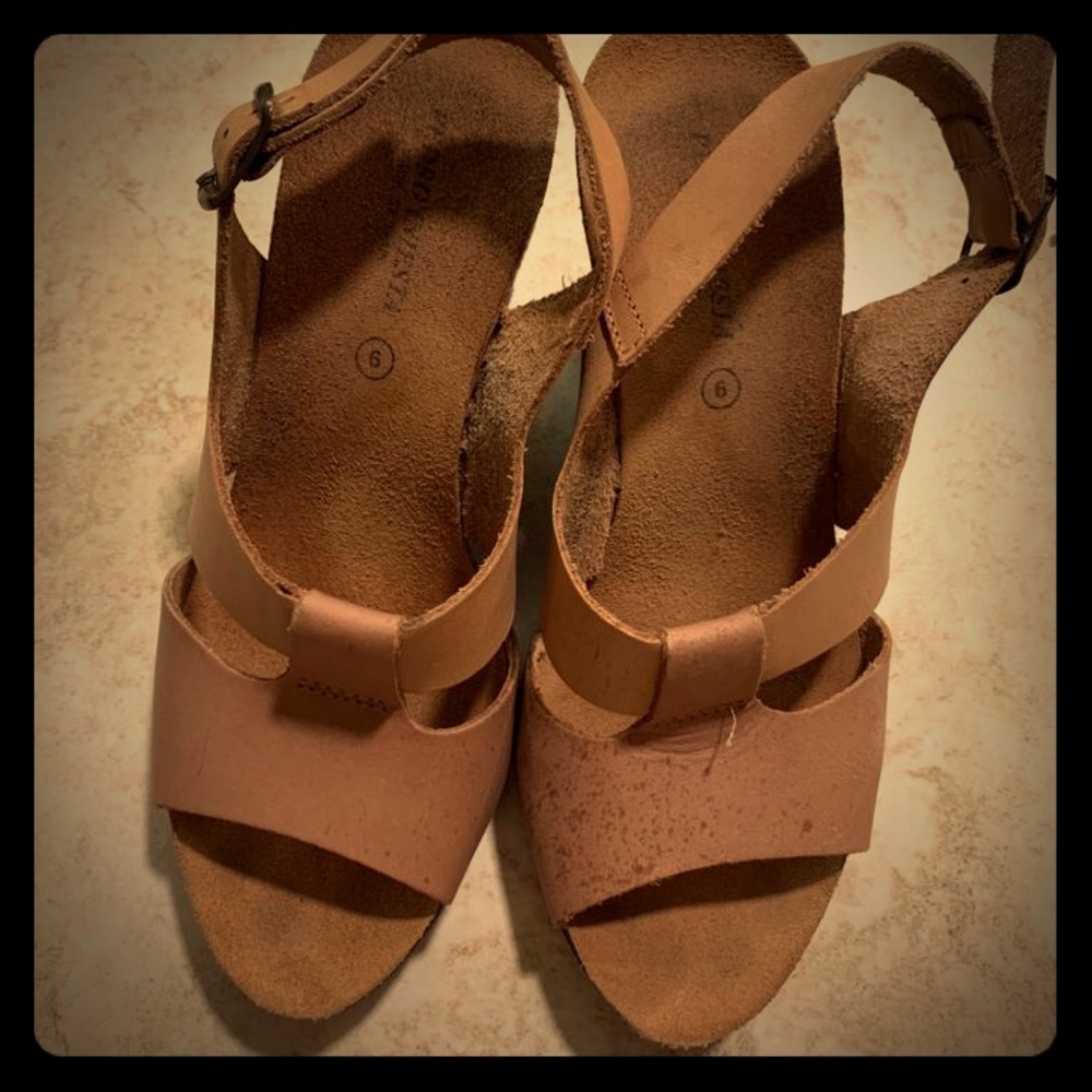 Brown wedges size 6